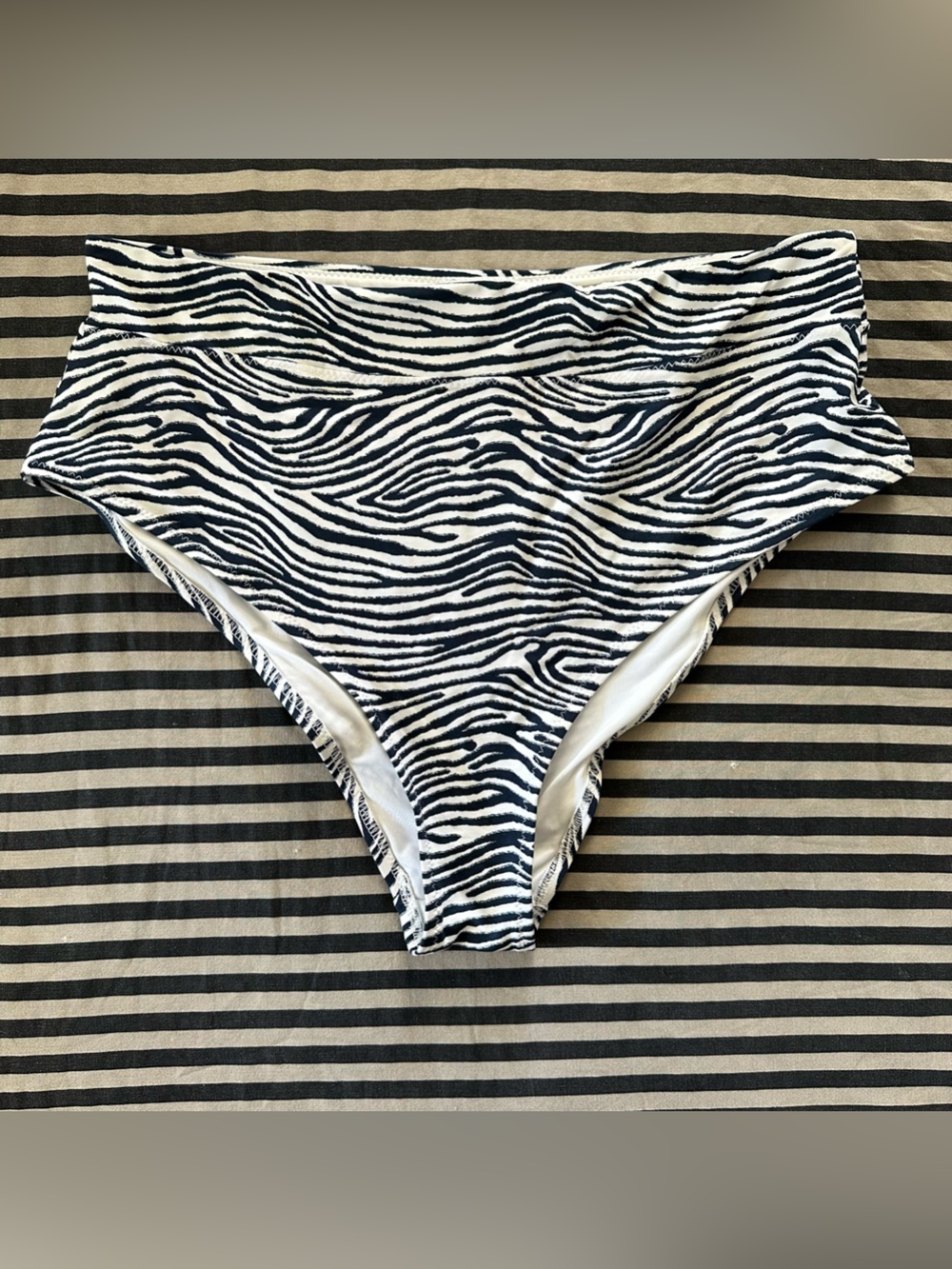 H&M zebra swim bottom
